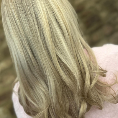  B O U N C Y B L O N D E https://hairbyelliec.co.uk/ Colour cut bouncy blowdry #newyearhair #bouncyhair #bouncyblowdrys #yeovilsalon #fyp #wintercolours #YeovilBusiness #newclientswelcome #sherborne #yeovil #crewkerne