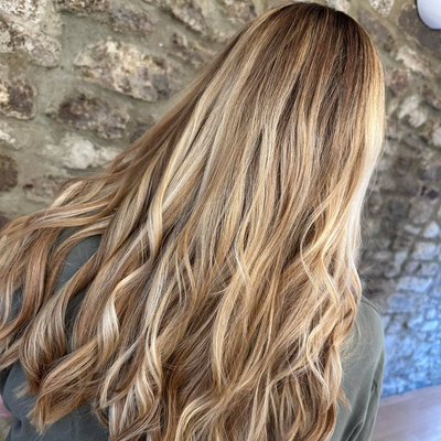S U N K I S S E D S U M M E R Y https://hairbyelliec.co.uk/ #yeovilhair #yeovilhairsalon #yeovilhairdresser #hairinspo #yeovil #sherborne #instablonde #blondespecialist #rentachairsalons #nstahair #instareel #behindthechair