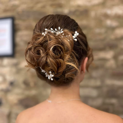 S T U N N I N G W E D D I N G H A I R U P BOOK NOW:https://hairbyelliec.co.uk/ #summerhair #bobhaircut #brunettes #hairtransformation #fyp #yeovil #localhairsalon #localhairstylists #cutblowdry #selfemployed #selfemployedlife #hairartist #colourspecialist #yeovil #cutandblowdry #cutandcurl #somerset #hairstyle
